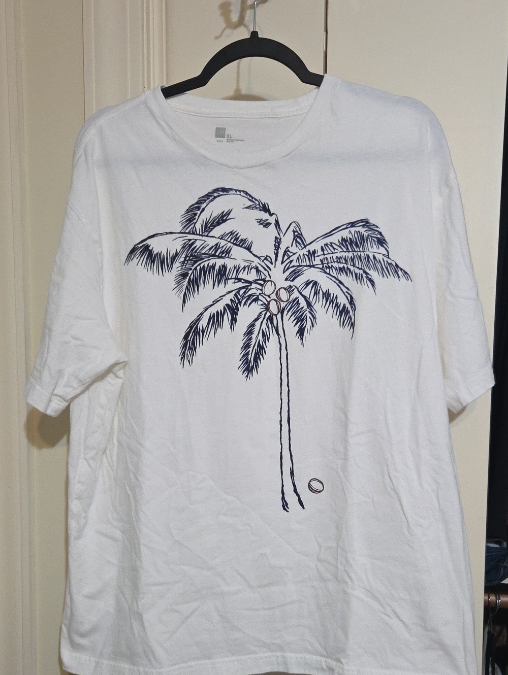 GAP White Tee with Navy Palm Tree Graphic